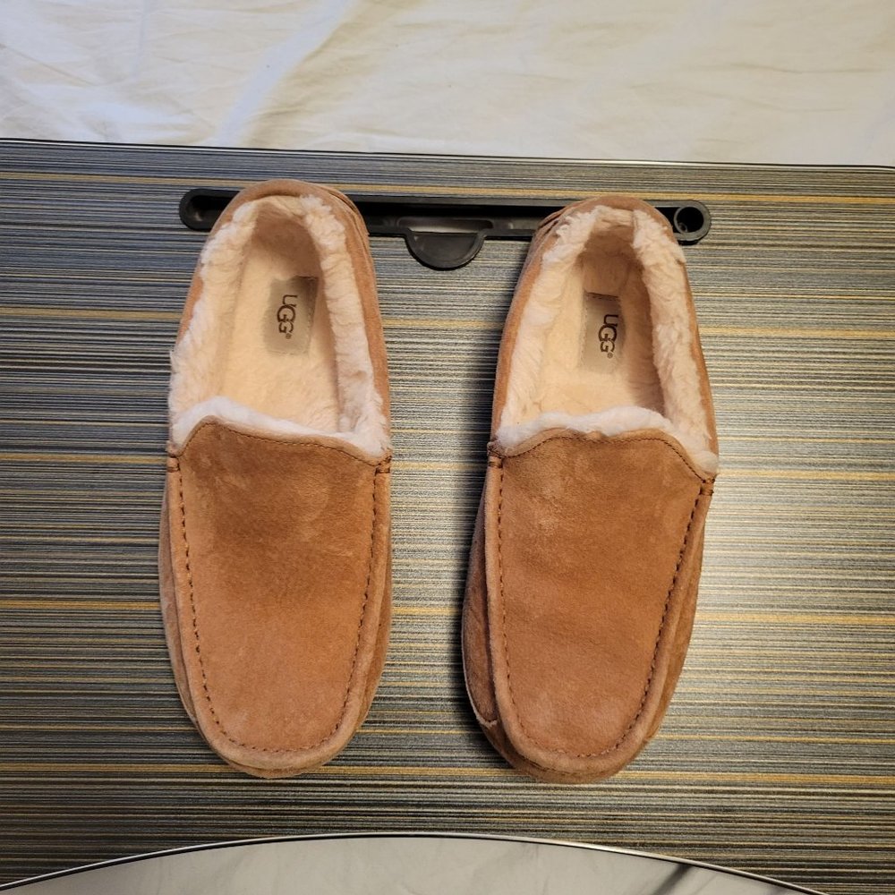 AUTHENTIC UGG SHEEPSKIN SUEDE SLIPPERS 11-WORN ONCE!! - Picture 5 of 8